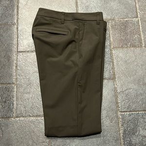 Lululemon Commission Classic-Fit Pant